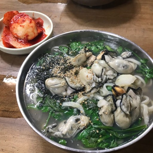 호불호 갈리는 5500원 칼국수.jpg